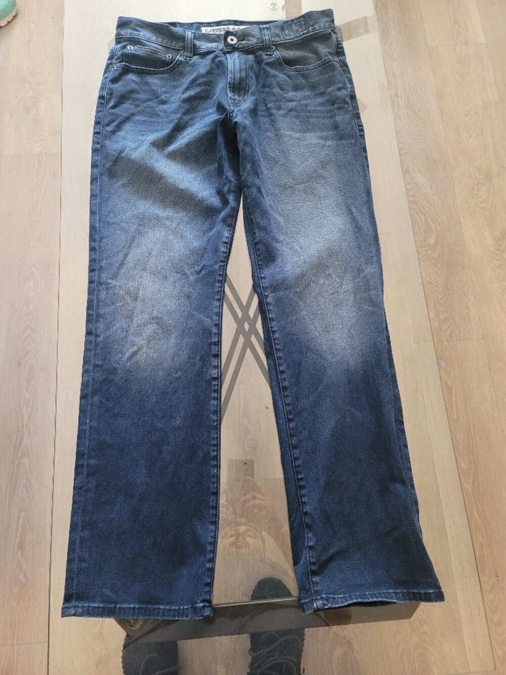 Express Men's Kingston Classic Fit Straight Leg Blue Denim Jeans Size 32x31